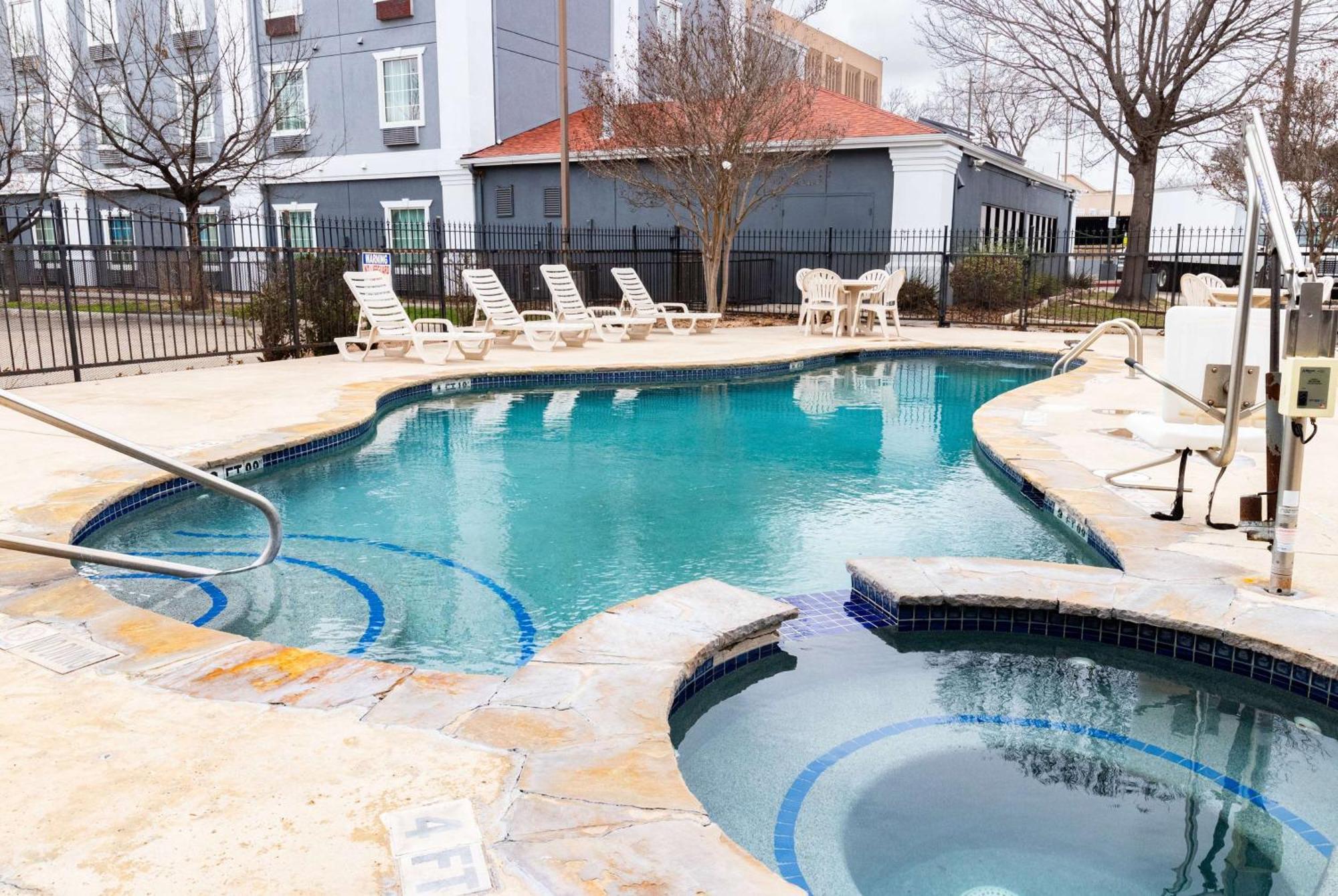 Days Inn By Wyndham N.W. Medical Center San Antonio Eksteriør billede