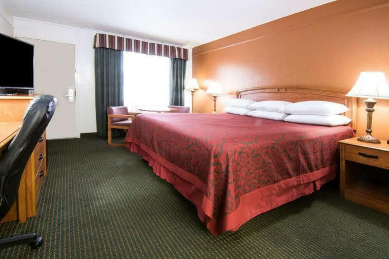Days Inn By Wyndham N.W. Medical Center San Antonio Eksteriør billede